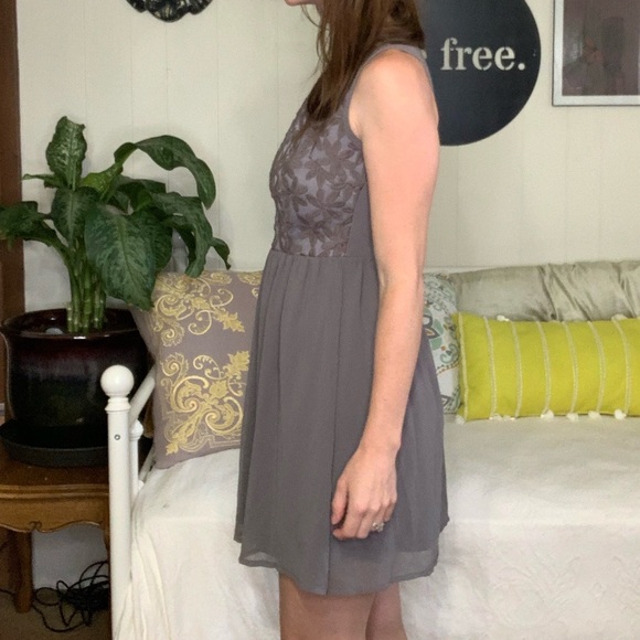 💛 Gray Floral Embroidered Xhilaration Mini Dress - Picture 3 of 9